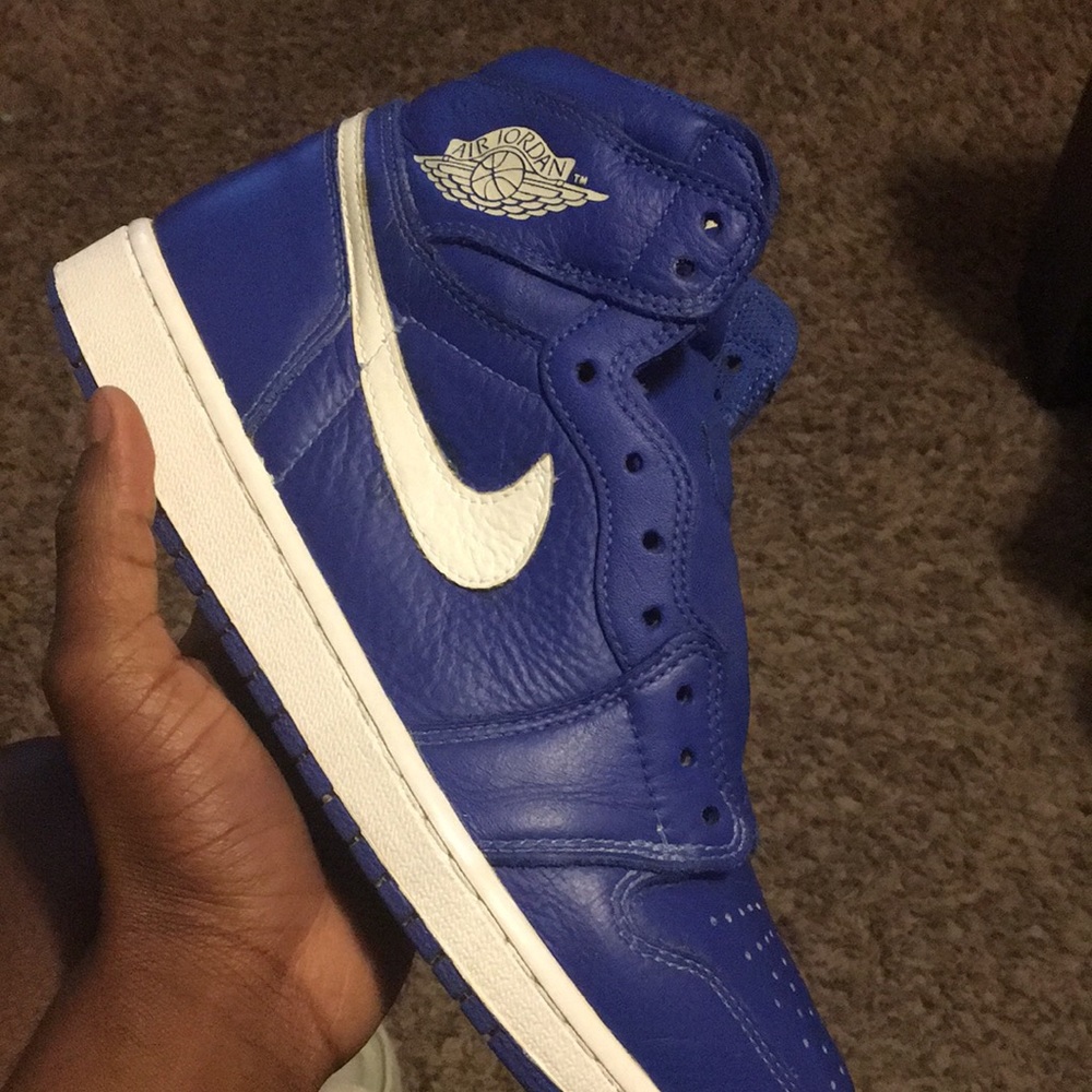 Jordan 1s Hyper Royal